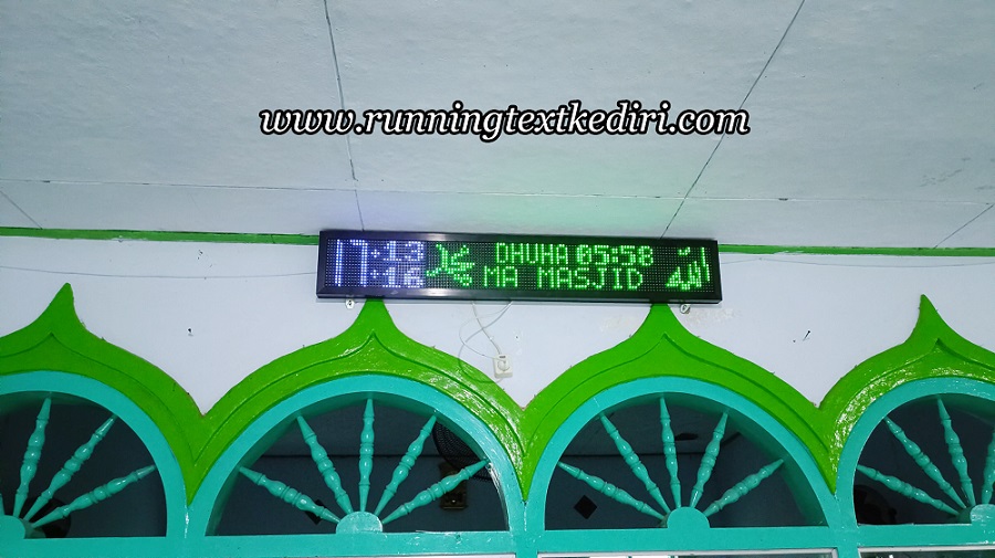 <p>Jadawal sholat otomastis ini akan sangat membantu anda dan juga para jamaah yang akan melaksanakan sholat lima waktu di masjid maupun di musholat, jadwal sholat berwarna dan huruf yang besar akan sangat mudah di baca oleh siapapun termasuk juga lansia, barang yang kami gunakan berkondisi baru jadi akan tahan lama saat digunakan.</p>